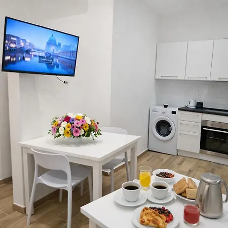 In The Old Town Of * Μεντόν